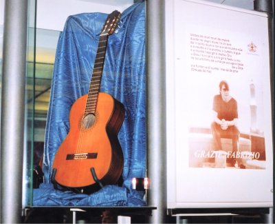 20060802162712-la-chitarra-lucio4.jpg